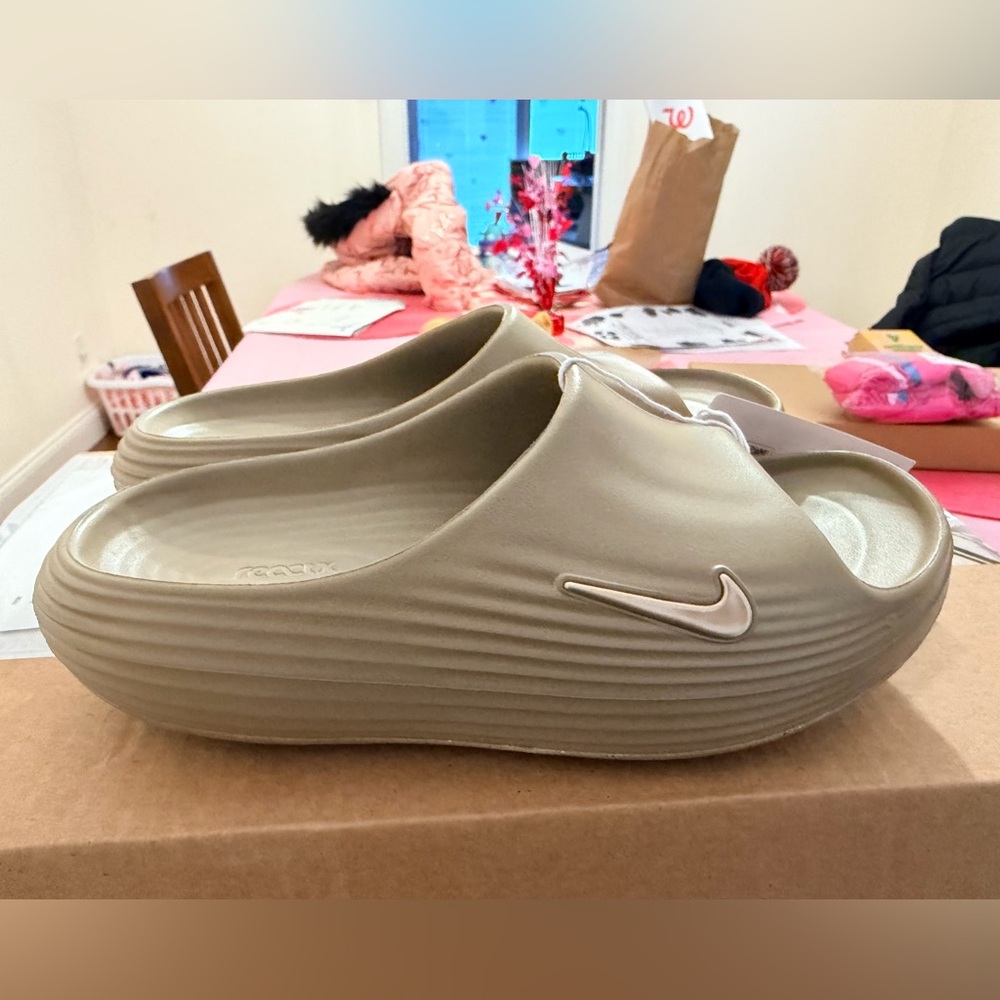 Nike Reactx Rejuven8 slide size 6 New no box